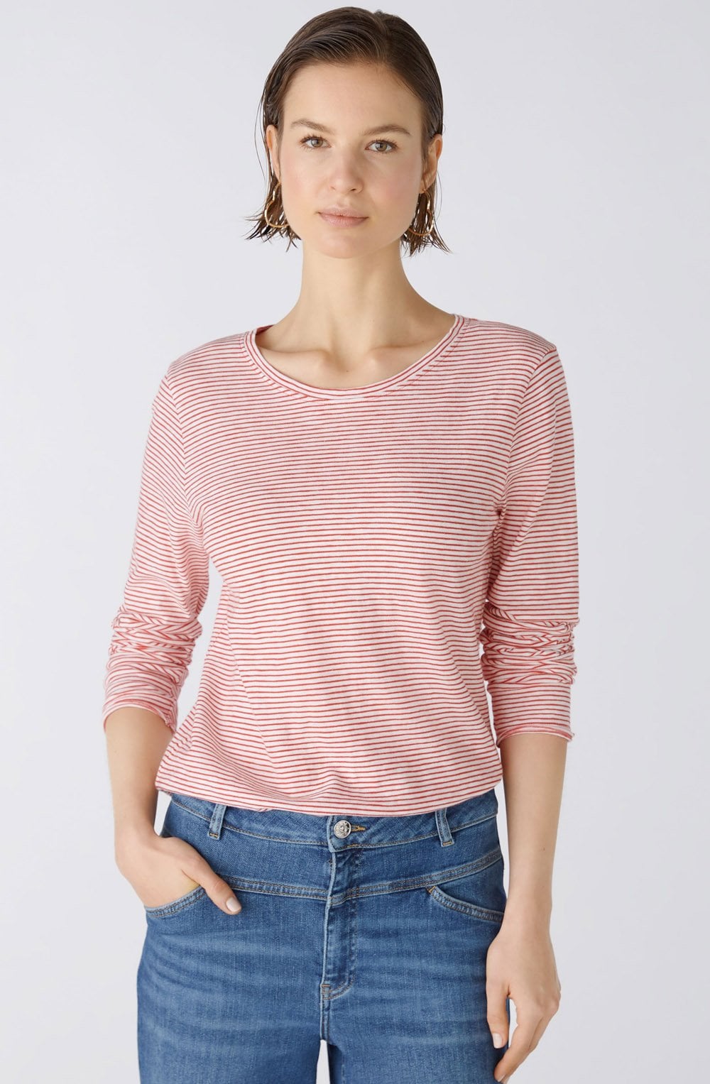 White and Red Scooped Hem Jersey Top