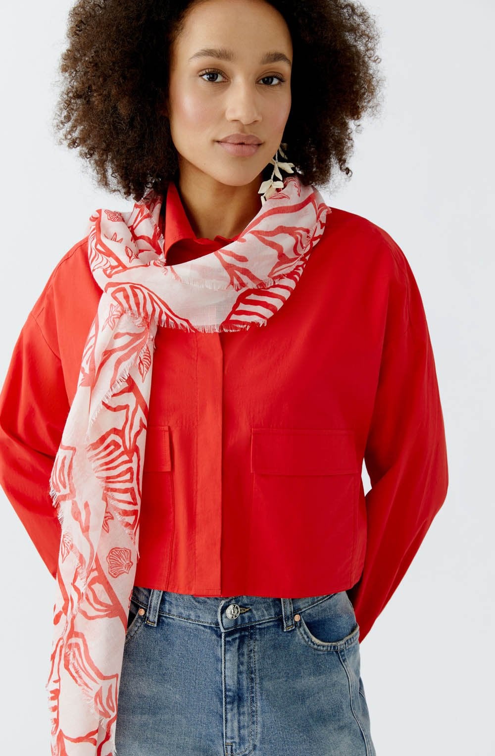 White and Red Sea La Vie Lightweight Scarf