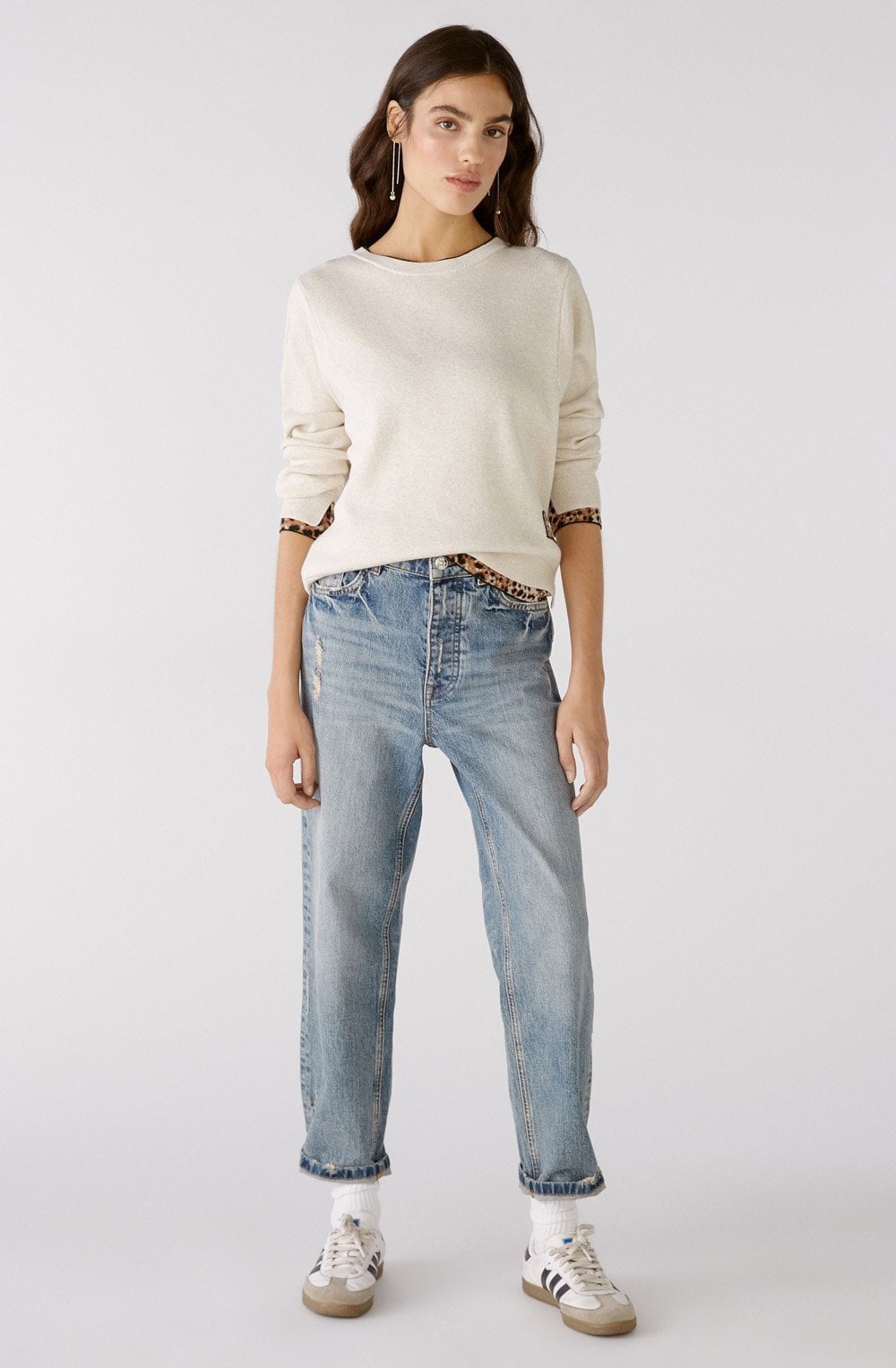 White Camel Jumper with Leo Print Peek