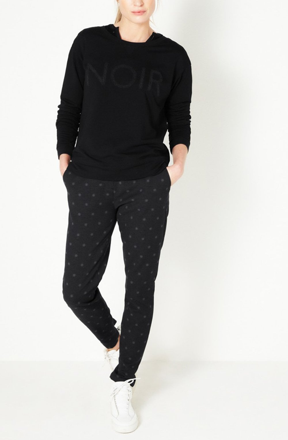 Black Sweatshirt
