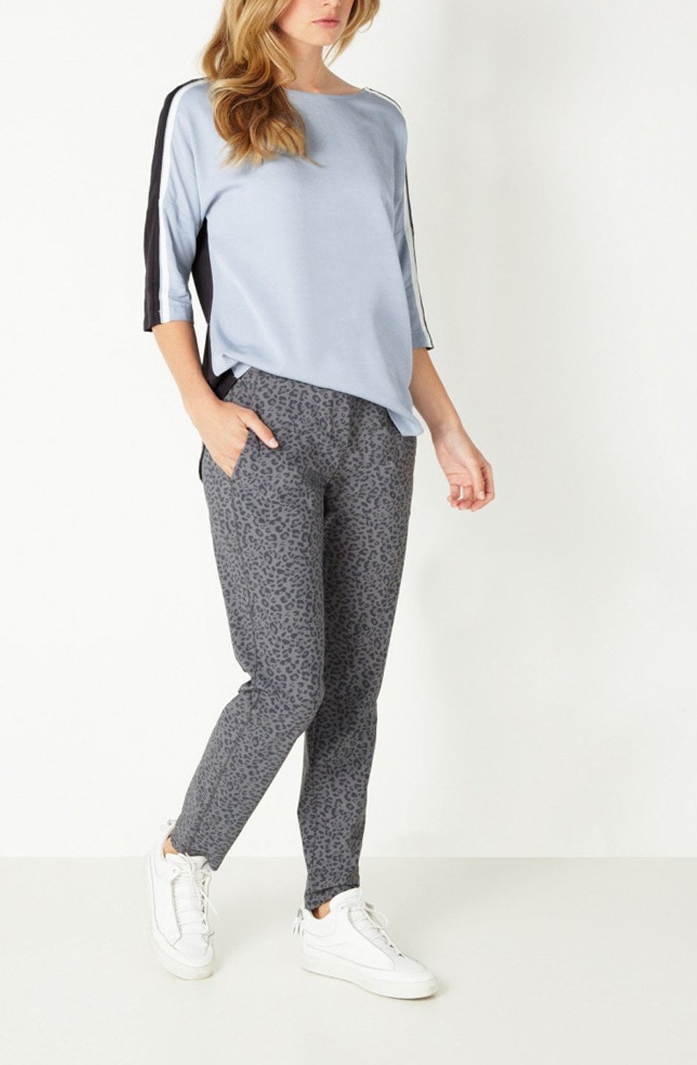 Contrasting Design Blouse