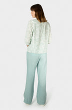 Ice Flow Fine Diamond Broderie Anglaise Sleeve Blouse