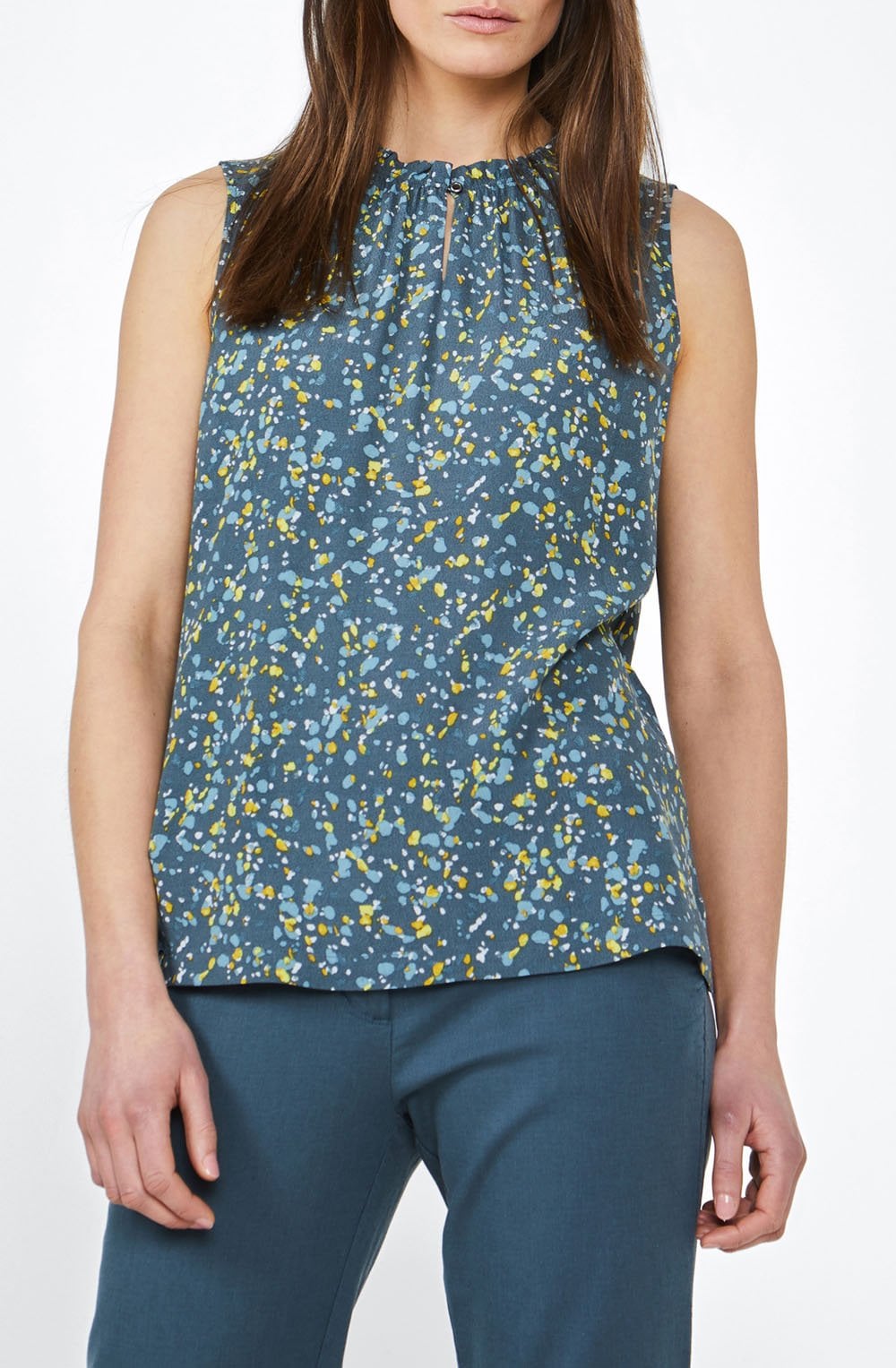 Patterned Sleeveless Blouse