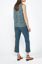 Patterned Sleeveless Blouse