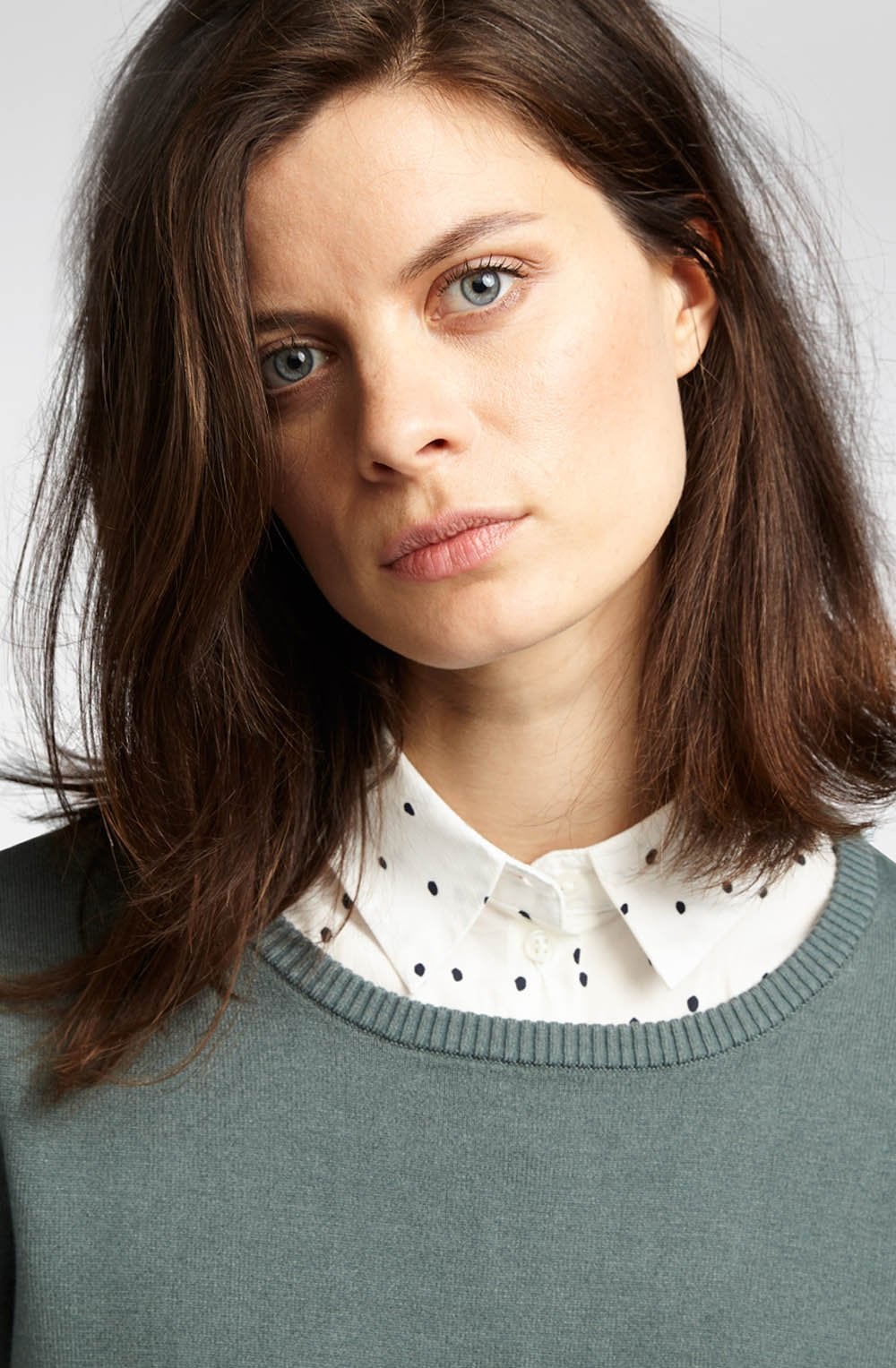 Spring White Spot Shirt Collar