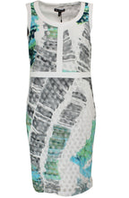 Sleeveless patterned Dress