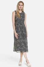 Black and White Sleeveless Chiffon Dress
