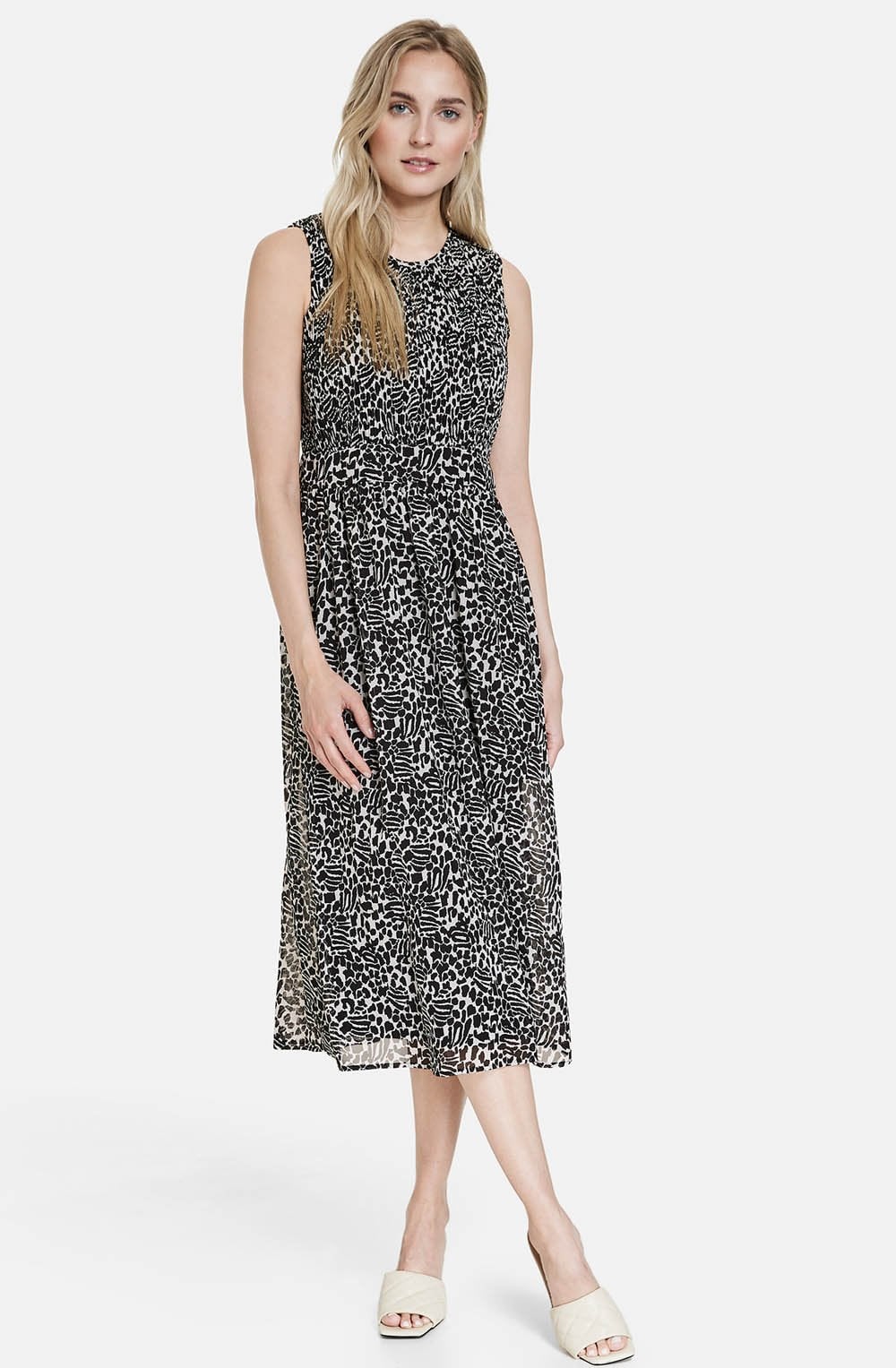 Black and White Sleeveless Chiffon Dress
