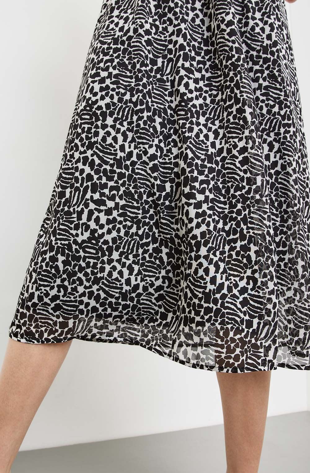 Black and White Sleeveless Chiffon Dress