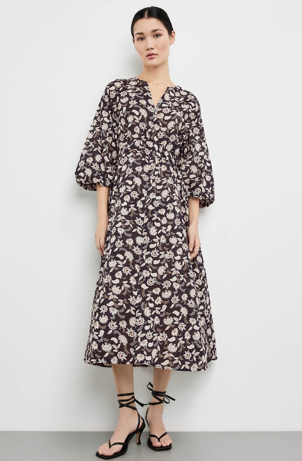 Black Floral Print Balloon Sleeved Midi Dress