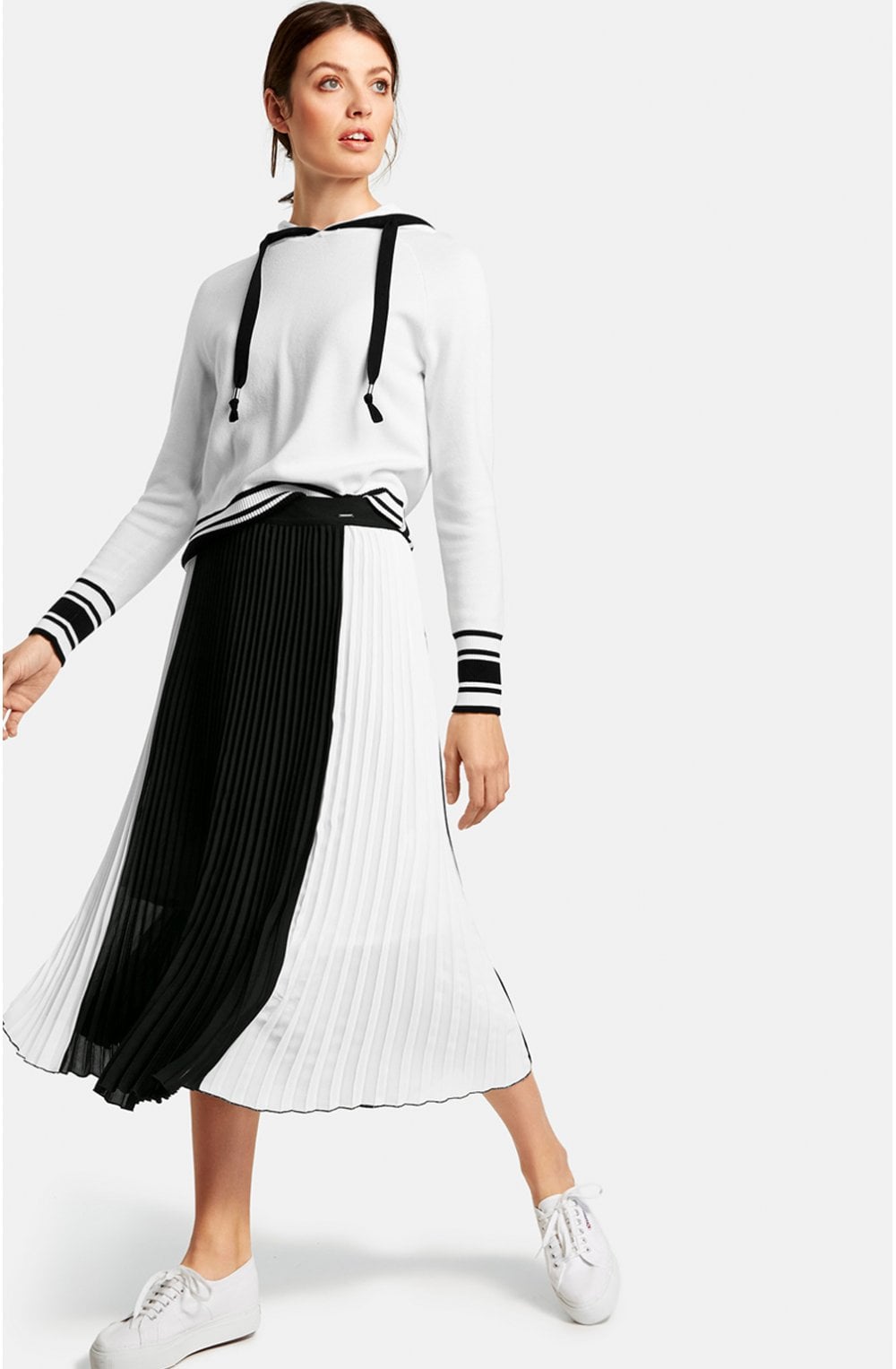 Black & White Pleated Skirt