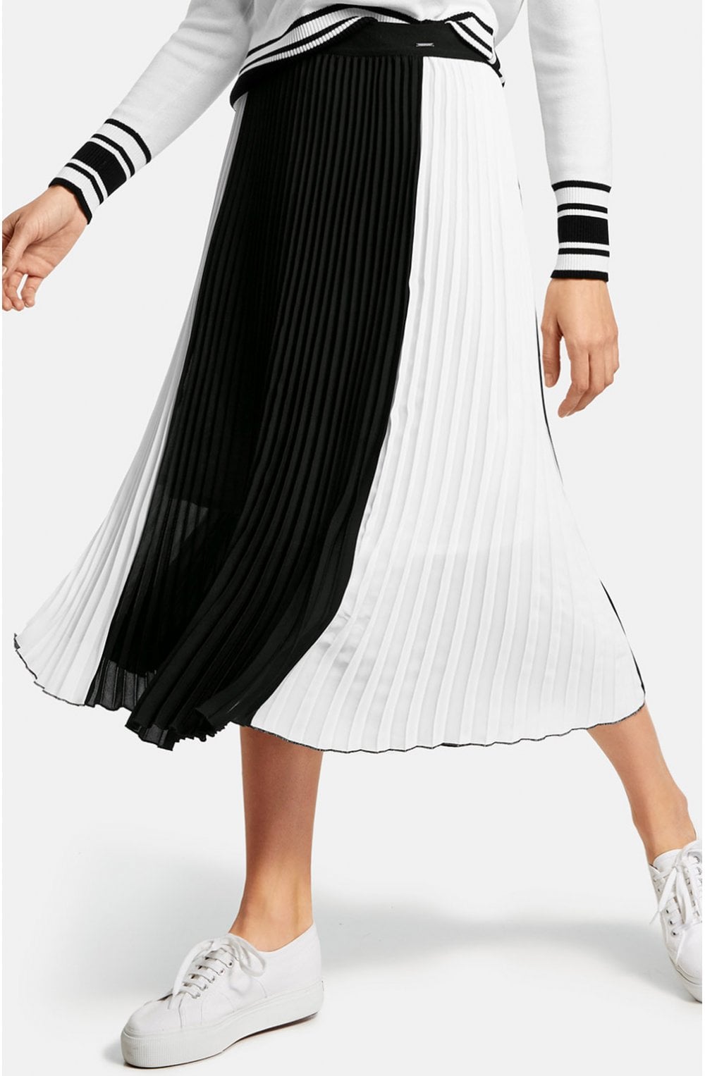 Black & White Pleated Skirt