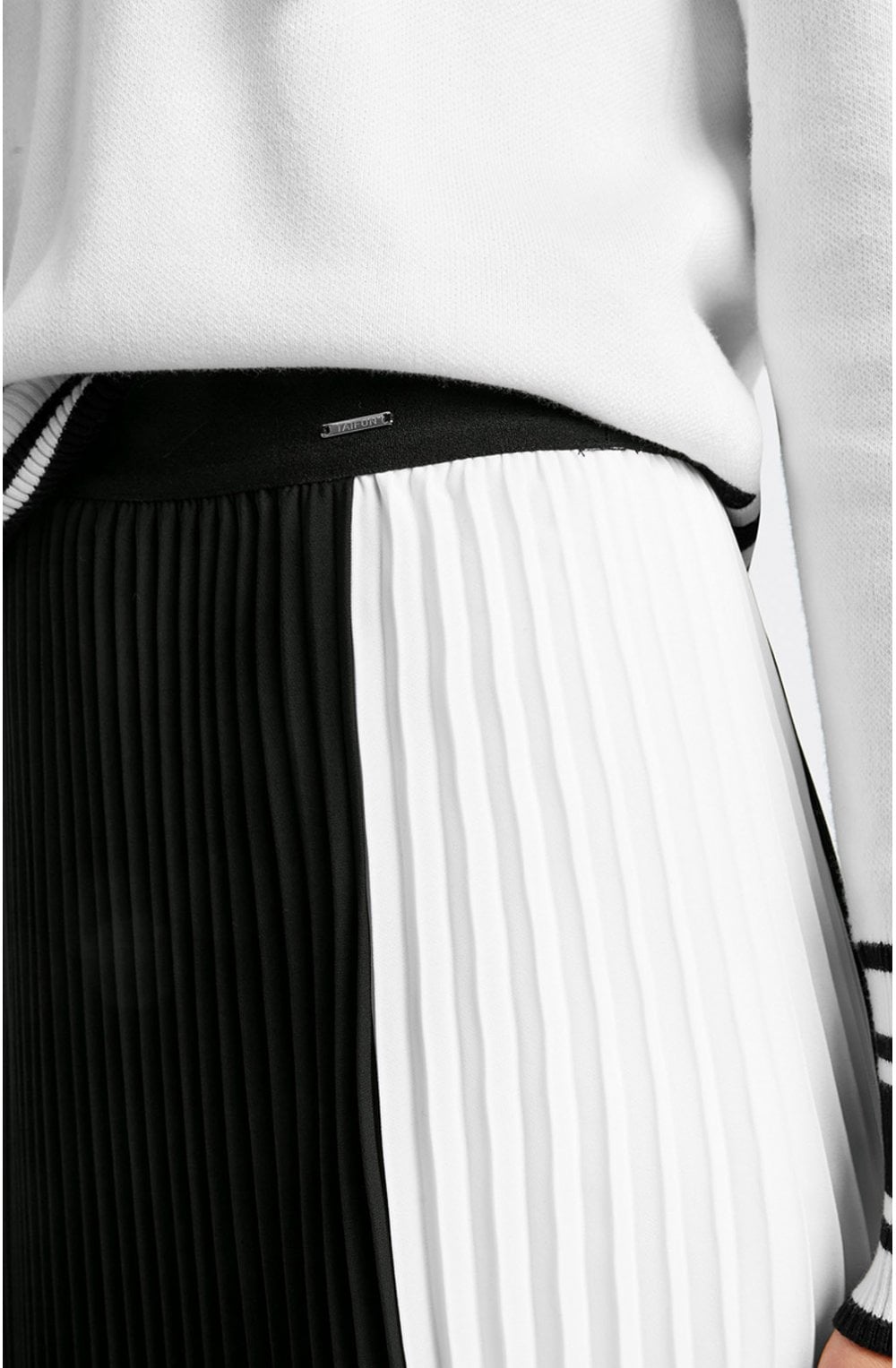 Black & White Pleated Skirt