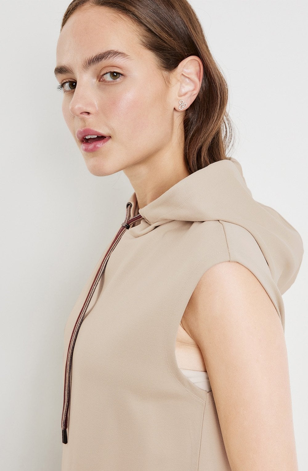 Clay Sleeveless Dropped Shoulders Pullover