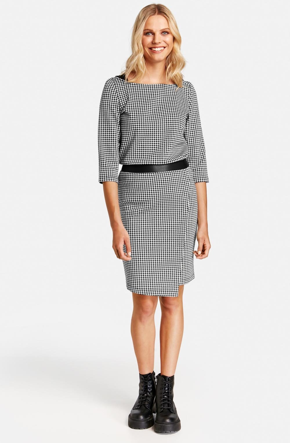 Dogtooth Check Skirt