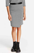 Dogtooth Check Skirt