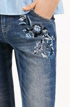 Embroidered Floral Detailed Jeans