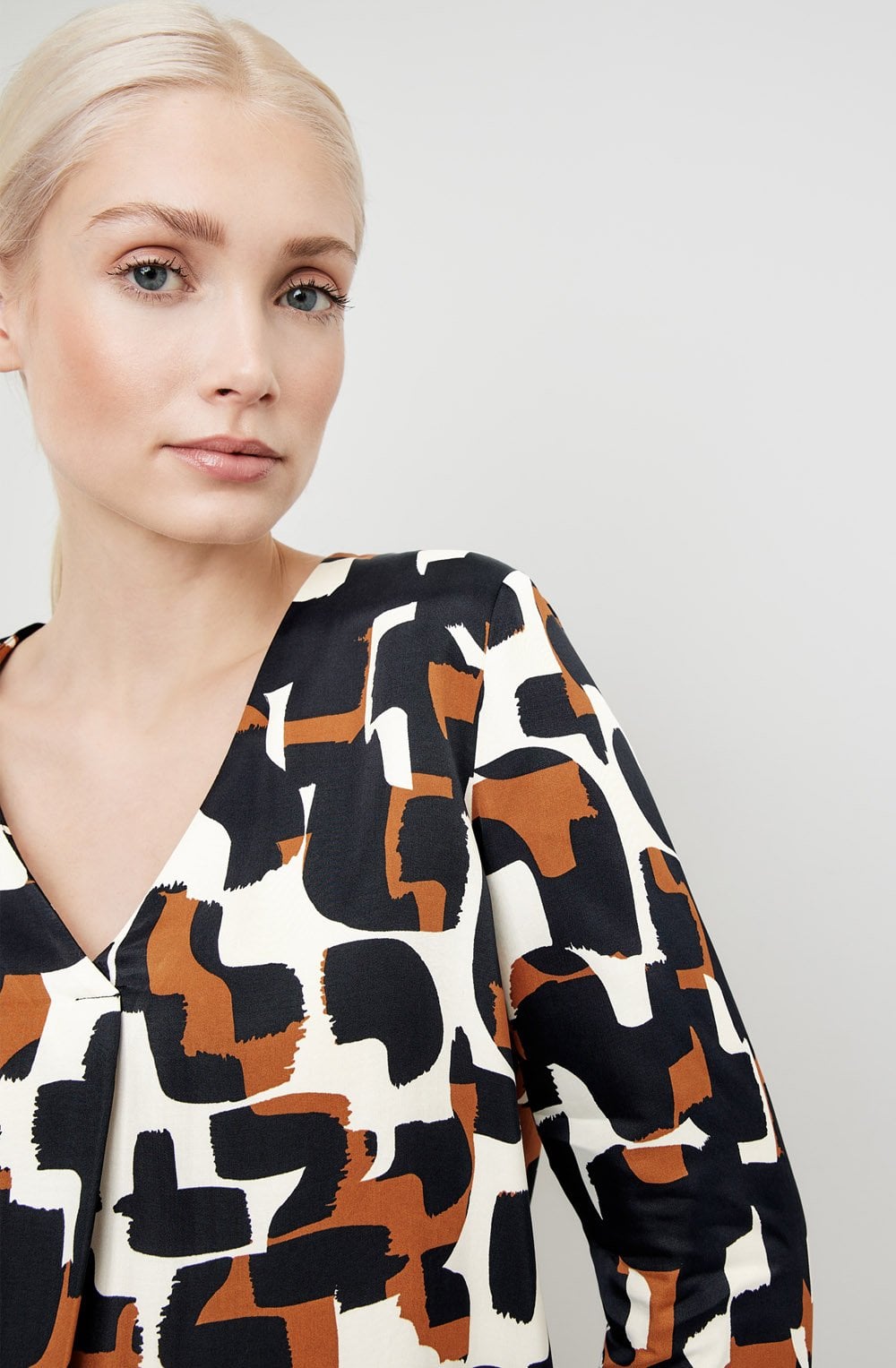 Light Creme and Tan Relaxed Blouse