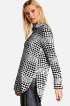 Long Black & White Pattern Blouse