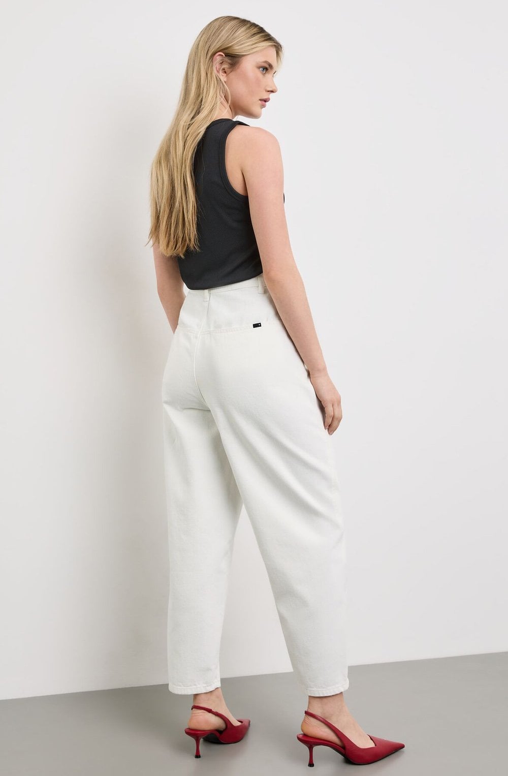 Off White Length Tapered Jeans