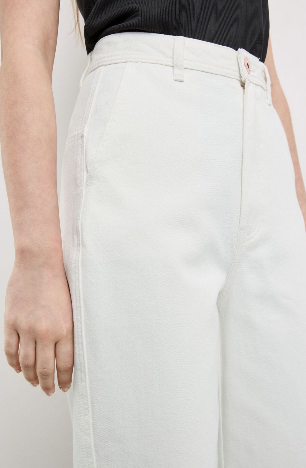 Off White Length Tapered Jeans